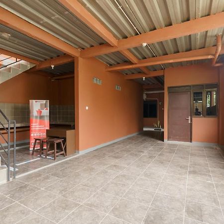 Hotel Reddoorz Syariah Near Siloam Hospitals Bulak Kapal Bekasi Exterior foto