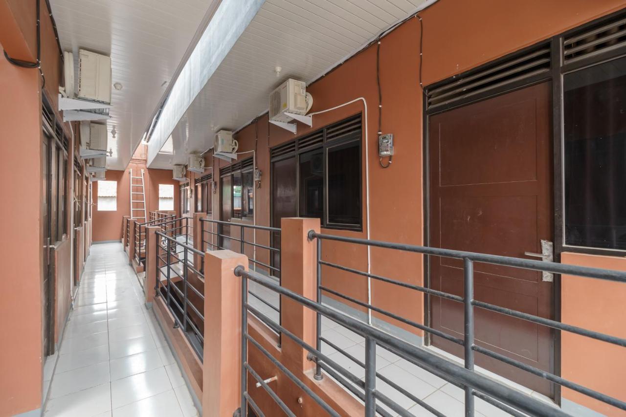 Hotel Reddoorz Syariah Near Siloam Hospitals Bulak Kapal Bekasi Exterior foto