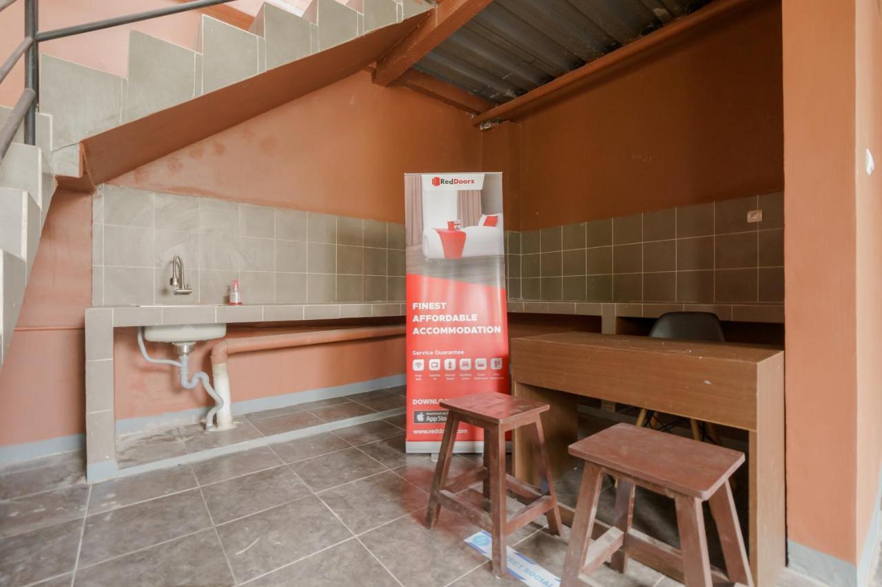 Hotel Reddoorz Syariah Near Siloam Hospitals Bulak Kapal Bekasi Exterior foto