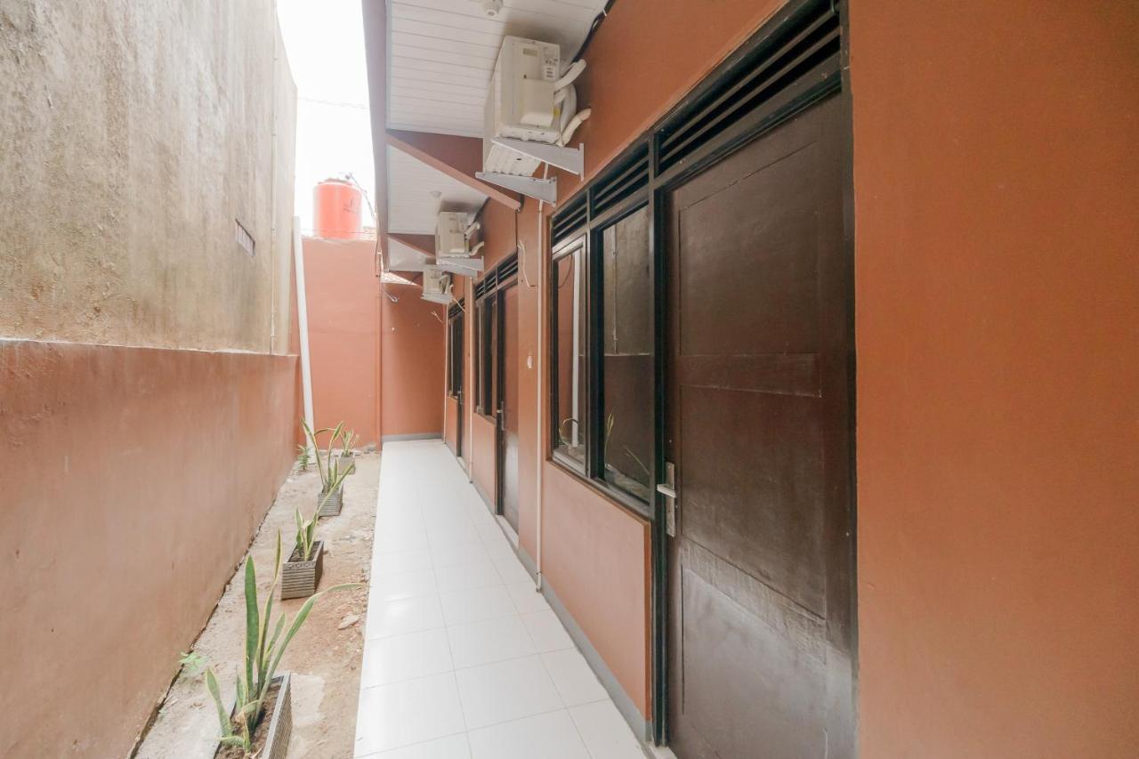 Hotel Reddoorz Syariah Near Siloam Hospitals Bulak Kapal Bekasi Exterior foto