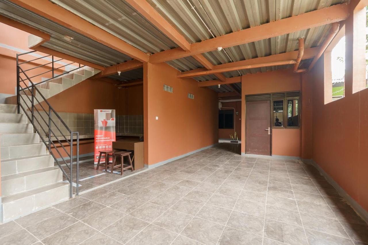 Hotel Reddoorz Syariah Near Siloam Hospitals Bulak Kapal Bekasi Exterior foto